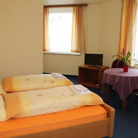 Hotel Hubbert Кастроп-Рауксель Экстерьер фото