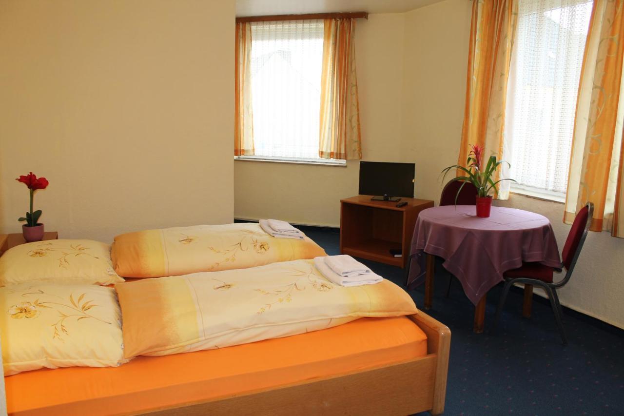 Hotel Hubbert Кастроп-Рауксель Экстерьер фото